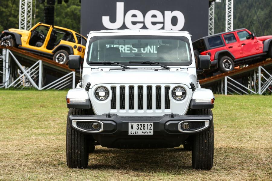  Jeep Wrangler Sahara (JL) 2018 года  (UAE) (фото 10 из 11)